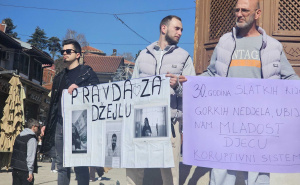 Foto: Radiosarajevo.ba / Protestna šetnja zaustavila se kod Sebilja