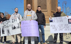 Foto: Radiosarajevo.ba / Protestna šetnja zaustavila se kod Sebilja