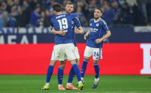 Foto: FC Schalke 04 / Edin Džeko sa saigračima iz Schalkea