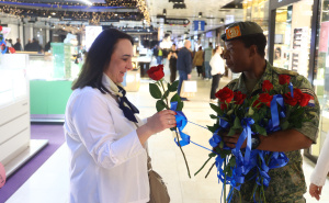 Foto: Dž. K. / Radiosarajevo.ba / EUFOR dijelio ruže u SCC-u