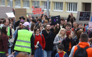 Video: Dž. K. / Radiosarajevo.ba / Osmomartovski protest u Sarajevu