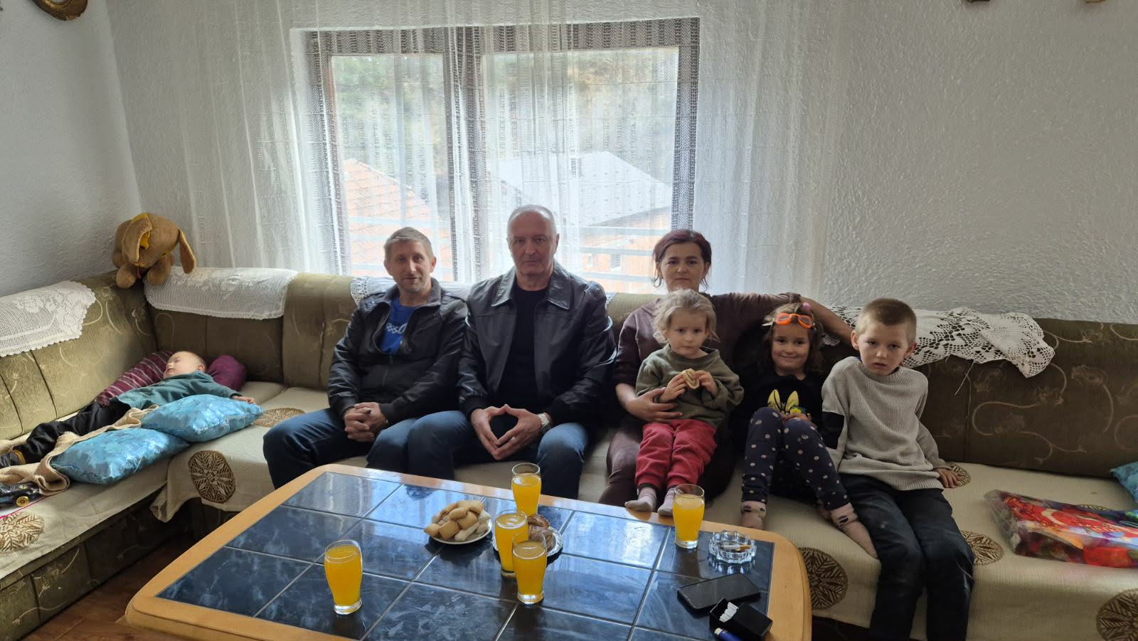 Ministar Helez sa porodicom Hadžić iz Grnice