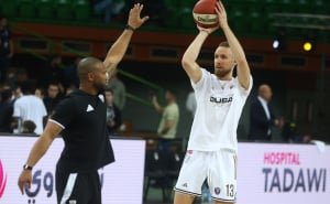 Foto: Dž. K. / Radiosarajevo.ba / Zetra uoči utakmice Dubai - Crvena zvezda