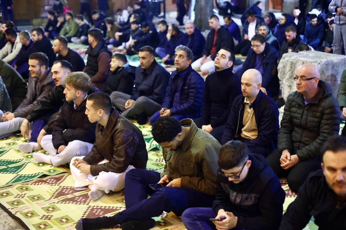 Lejletul-kadr u Begovoj džamiji u Sarajevu