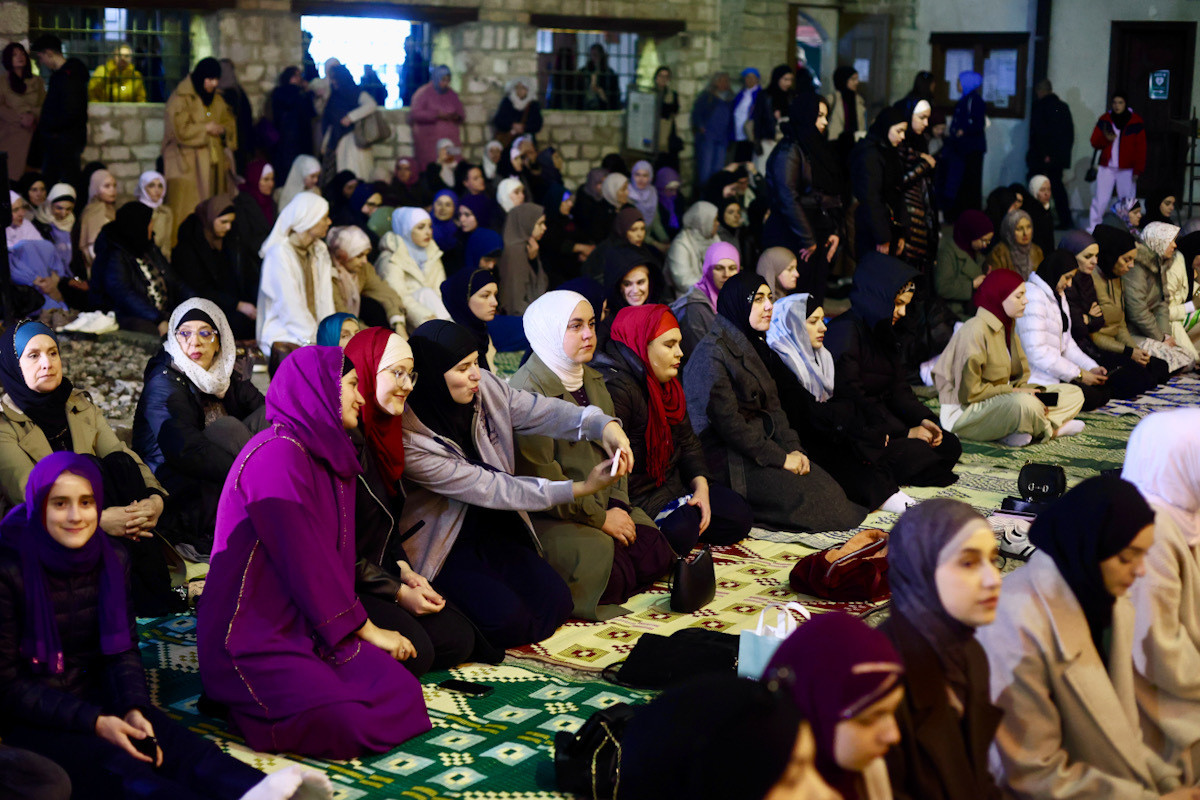 Lejletul-kadr u Begovoj džamiji u Sarajevu