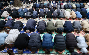 Foto: Dž. K. / Radiosarajevo.ba / Bajram-namaz u Gazi Husrev-begovoj džamiji u Sarajevu