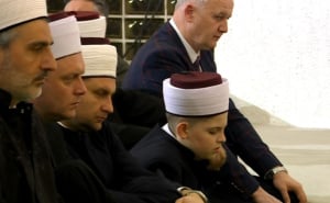 Foto: HRT / Bajram-namaz klanjan u Zagrebu