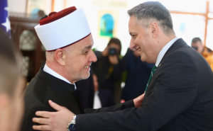 Foto: Dž.K. / Radiosarajevo.ba / Tradicionalno čestitanje kod reisa