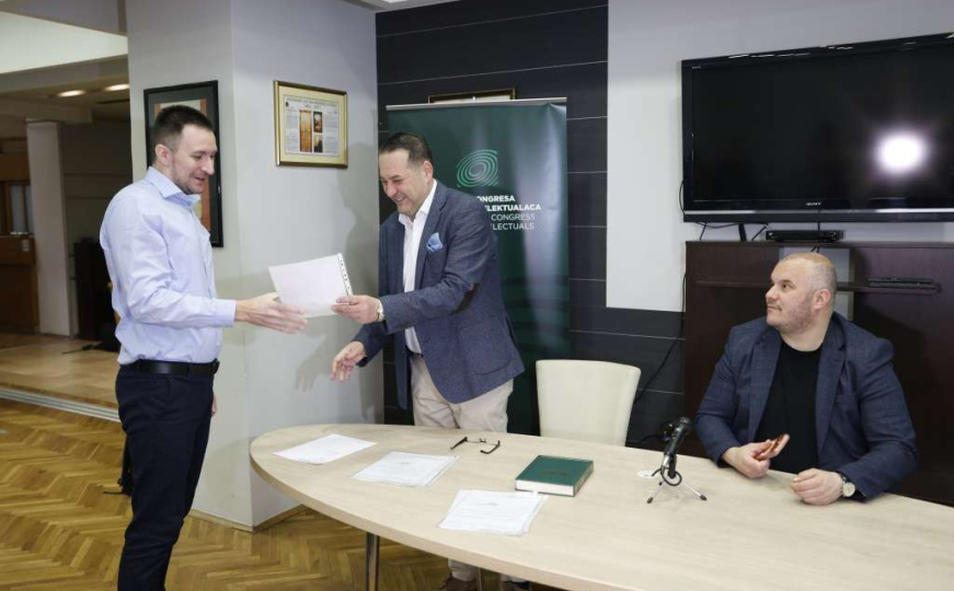 Rječnik je uručen i za portal Radiosarajevo.ba