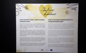 Foto: Dž.K. / Radiosarajevo.ba / Zlatna kantica, izložba koja budi teška sjećanja