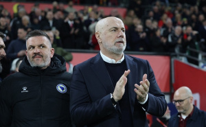 Foto: NFSBiH / Sergej Barbarez na utakmici Vels - BiH