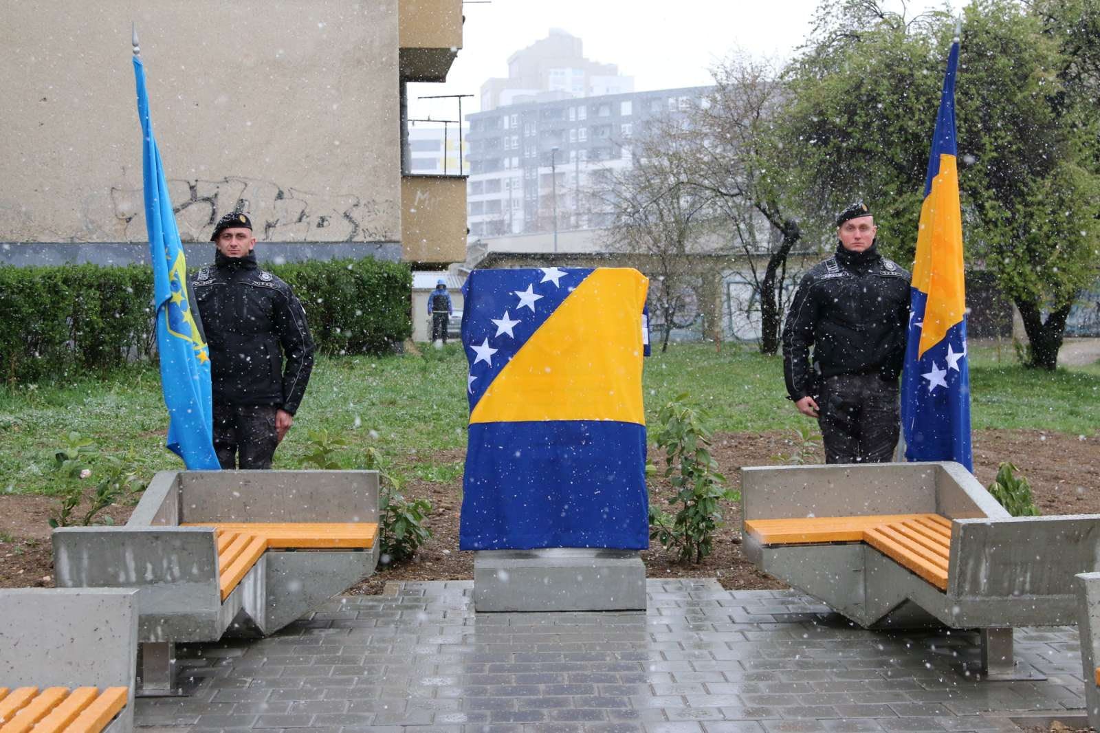 Otkriven spomenik policajcu Samiru Mustafiću