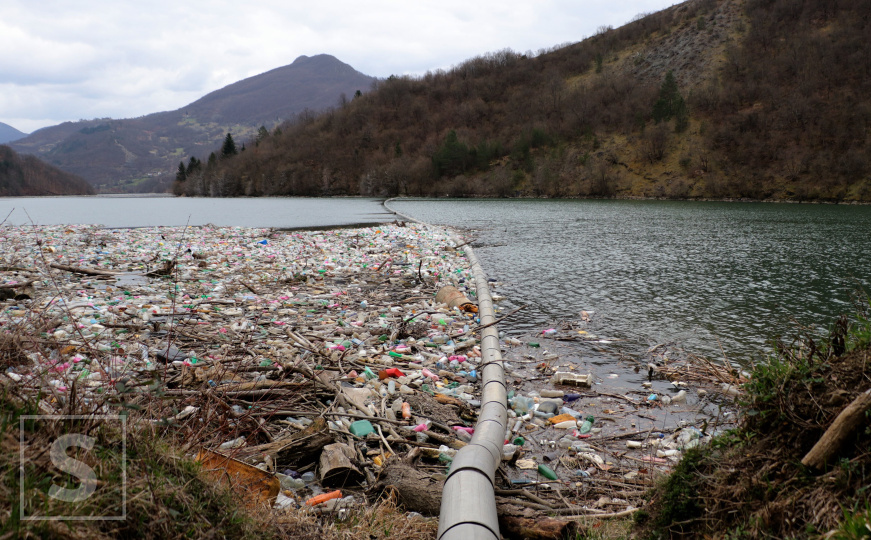 Lančanica u Potpećkom jezeru