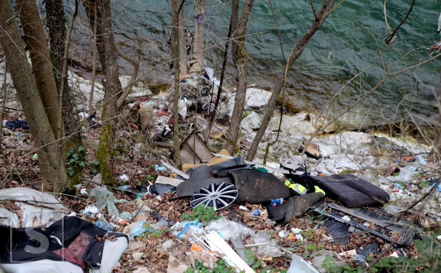 Ilegalne deponije uz Lim duž cijelog toka