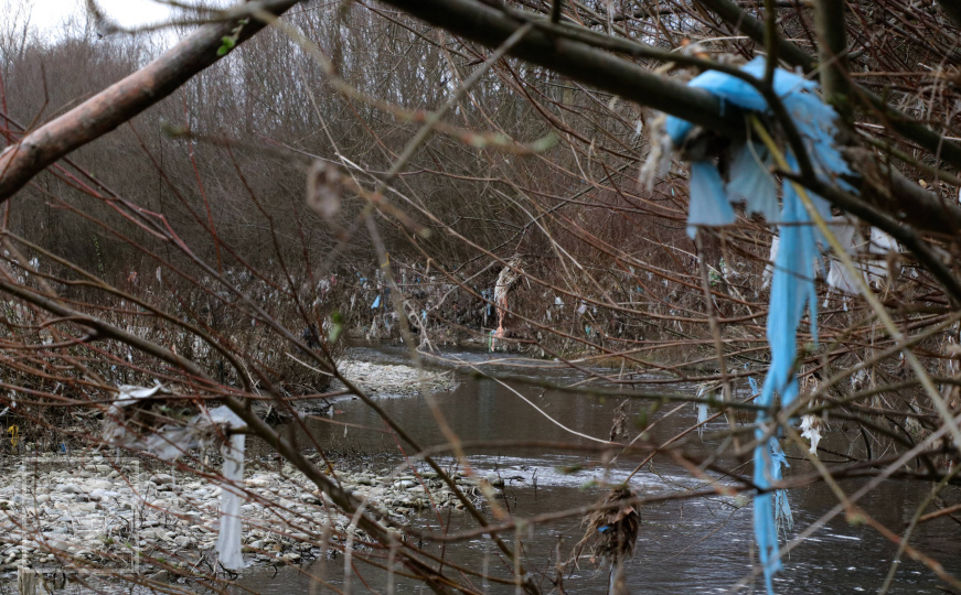 Korito rijeke Lima u Bijelom Polju zatrpano je kesama i drugim otpadom