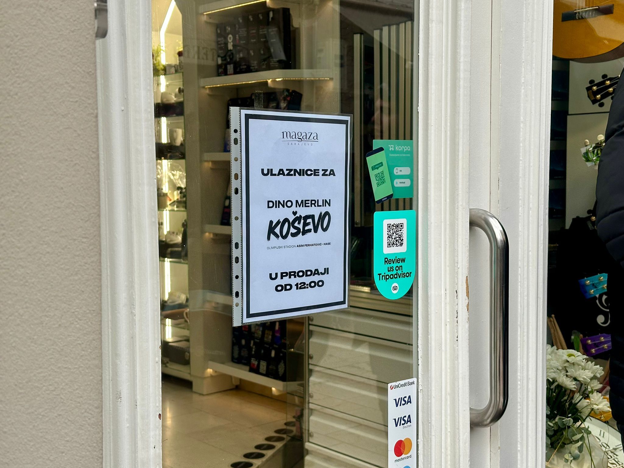 Redovi za kupovinu karte za koncert DIne Merlina