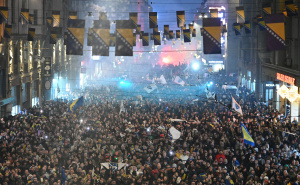 Foto: N. G. / Radiosarajevo.ba / Slavlje ispred Vječne vatre