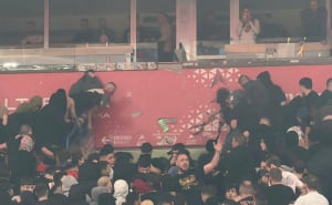 Foto: Sportal.rs / Tuča navijača u Areni