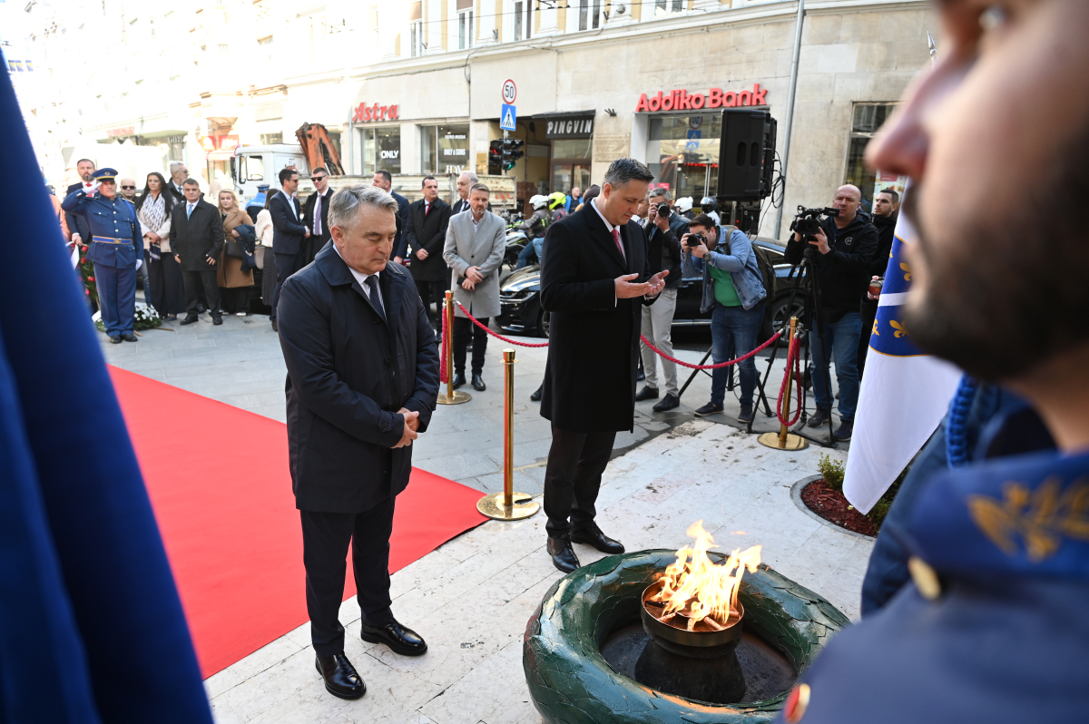 6. april, polaganje cvijeća kod Vječne vatre