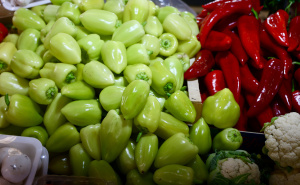 Foto: Dž. K. / Radiosarajevo.ba / Povće i voće na sarajevskoj pijaci