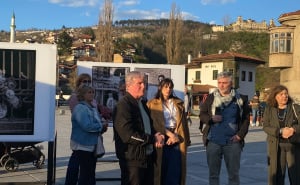 Foto: Radiosarajevo.ba / Otvorena izložba "Muha u avionu"