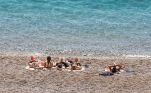 Foto: Grgo Jelavić/PIXSELL / Plaža Banje u Dubrovniku, 8. april 2026.