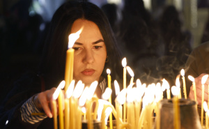 Foto: FENA / Vaskršnja liturgija služena u Sabornoj crkvi u Sarajevu