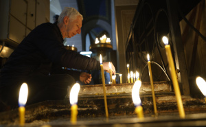 Foto: FENA / Vaskršnja liturgija služena u Sabornoj crkvi u Sarajevu