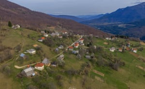 Foto: Boris Trogrančić / Bosansko selo Obojak
