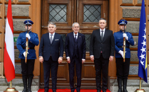 Foto: Dž. K. / Radiosarajevo.ba / Alexander Van der Bellen dočekan ispred Predsjedništva BiH