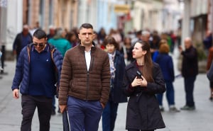 Foto: Dž. K. / Radiosarajevo.ba / Šetnja s kišobranima