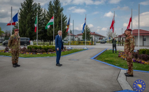 Foto: NATO BiH / Komandant EUFOR-a primio u bazi Butmir predsjednika Austrije