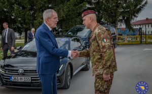 Foto: NATO BiH / Komandant EUFOR-a primio u bazi Butmir predsjednika Austrije