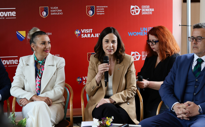 WOMEN 100 Impact Night i EXPO