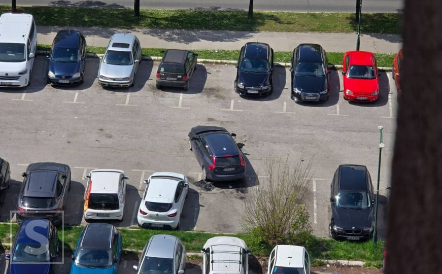 Požar na automobilu u Sarajevu