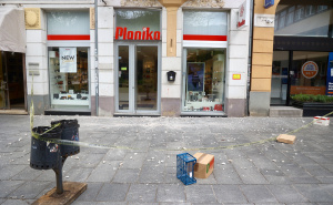 Foto: Dž.K. / Radiosarajevo.ba / Obrušena fasada u Centru Sarajeva