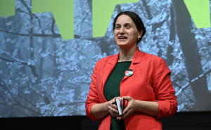 Foto: N. G. / Radiosarajevo.ba / Nedžadu Begoviću uručena nagrada za doprinos očuvanju kulture sjećanja