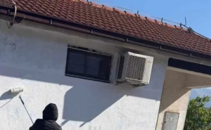 Foto: Mostar danas / Uklanjanje murala zločincu Praljku