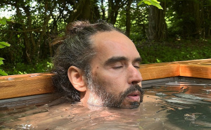 Foto: Facebook / Russel Brand