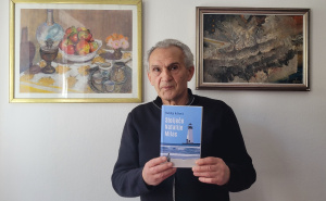 Foto: Privatni album / "Buybook" objavio novi roman Ruždije Adžovića