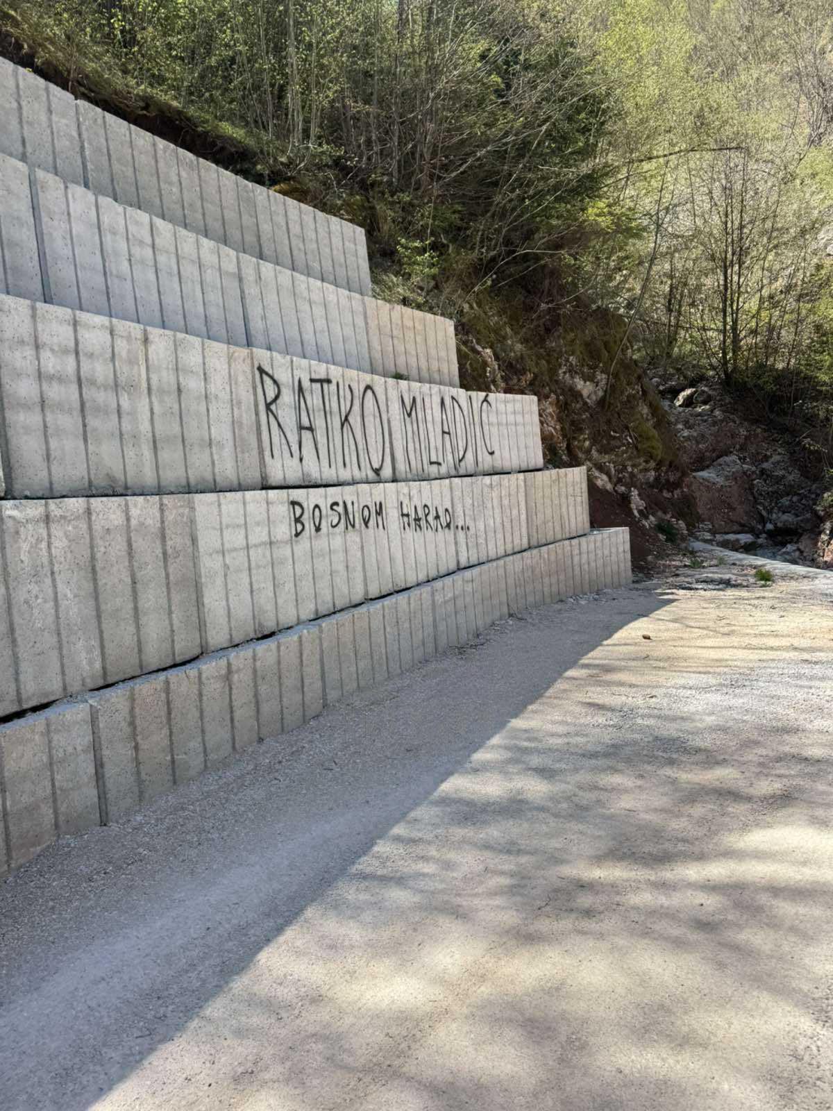 Grafit na stazi Sarajevo-Pale