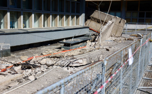 Foto: Dž. K. / Radiosarajevo.ba / Skenderija, urušio se dio krova