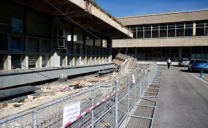 Foto: Dž. K. / Radiosarajevo.ba / Skenderija, urušio se dio krova