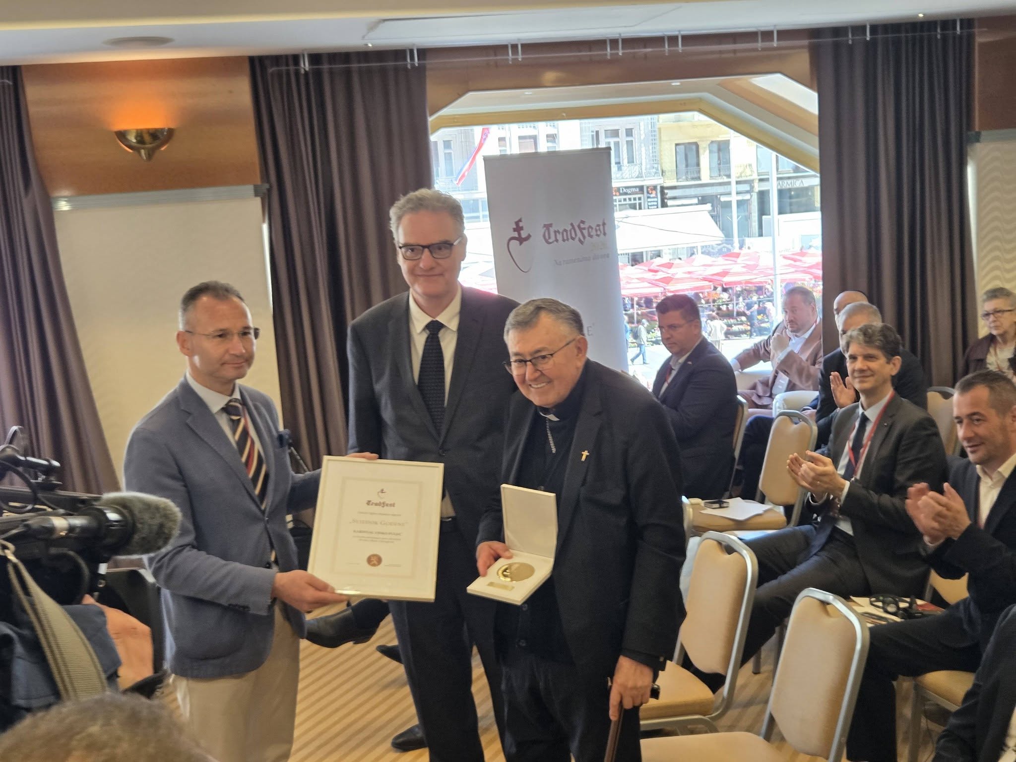 Sa skandaloznog skupa u Zagrebu