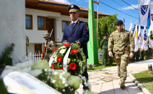 Foto: Dž. K. / Radiosarajevo.ba / Položeno cvijeće na Kovačima