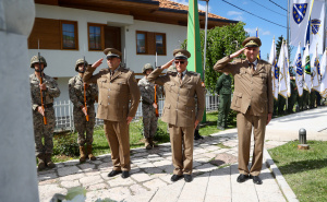 Foto: Dž. K. / Radiosarajevo.ba / Položeno cvijeće na Kovačima