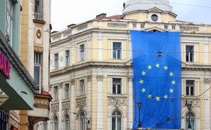 Foto: Dž. K.  / Zastava EU iznad Vječne vatre