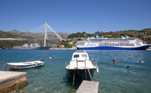 Foto: Grgo Jelavić/PIXSELL / Američki ratni brod u Dubrovniku