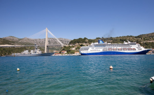 Foto: Grgo Jelavić/PIXSELL / Američki ratni brod u Dubrovniku