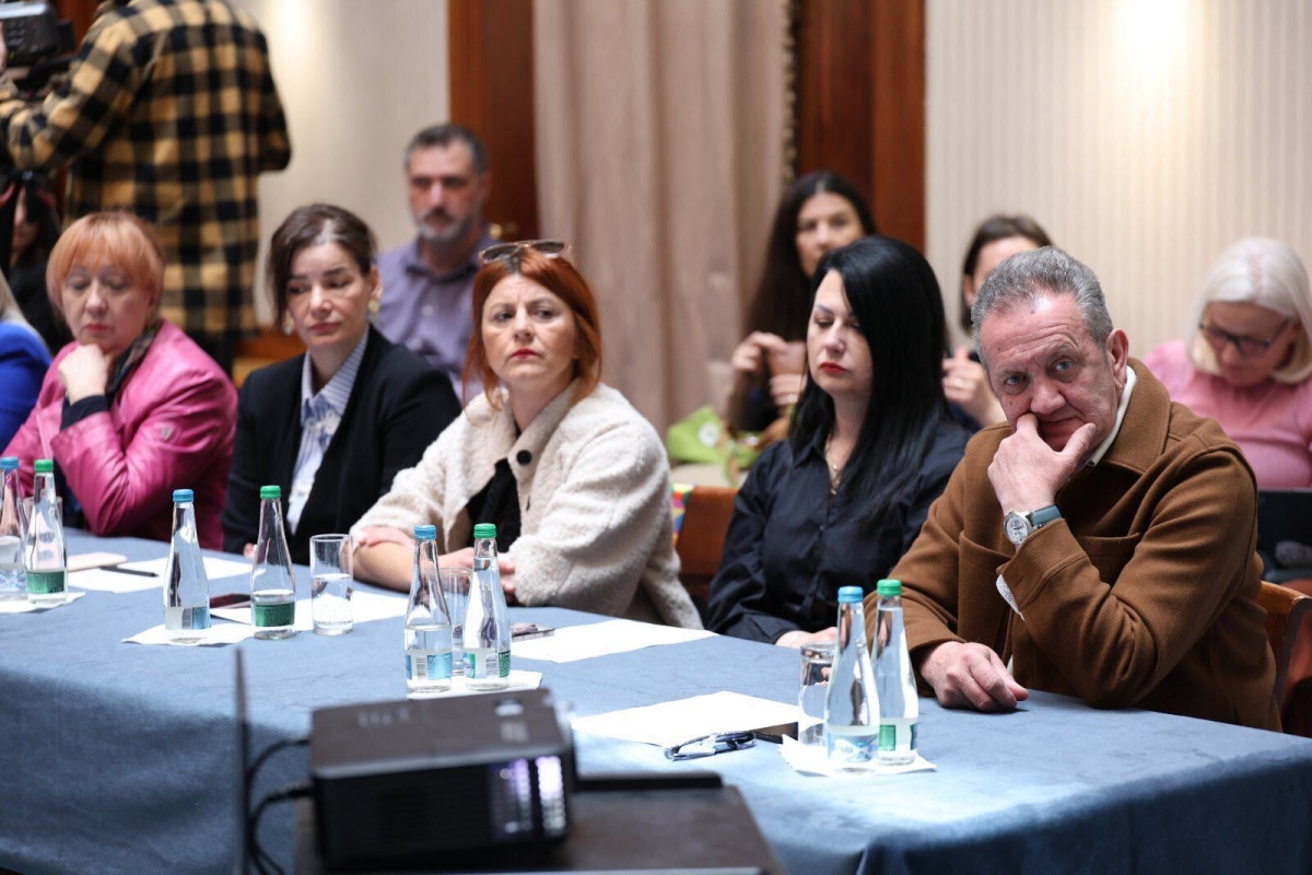 Okrugli sto/Panel diskusija